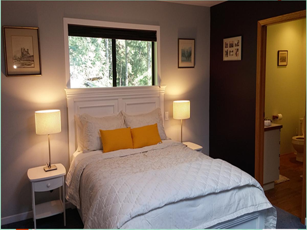 Sunshine Coast Treetop B&B Sechelt Exterior photo