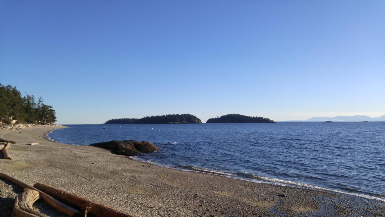Sunshine Coast Treetop B&B Sechelt Exterior photo