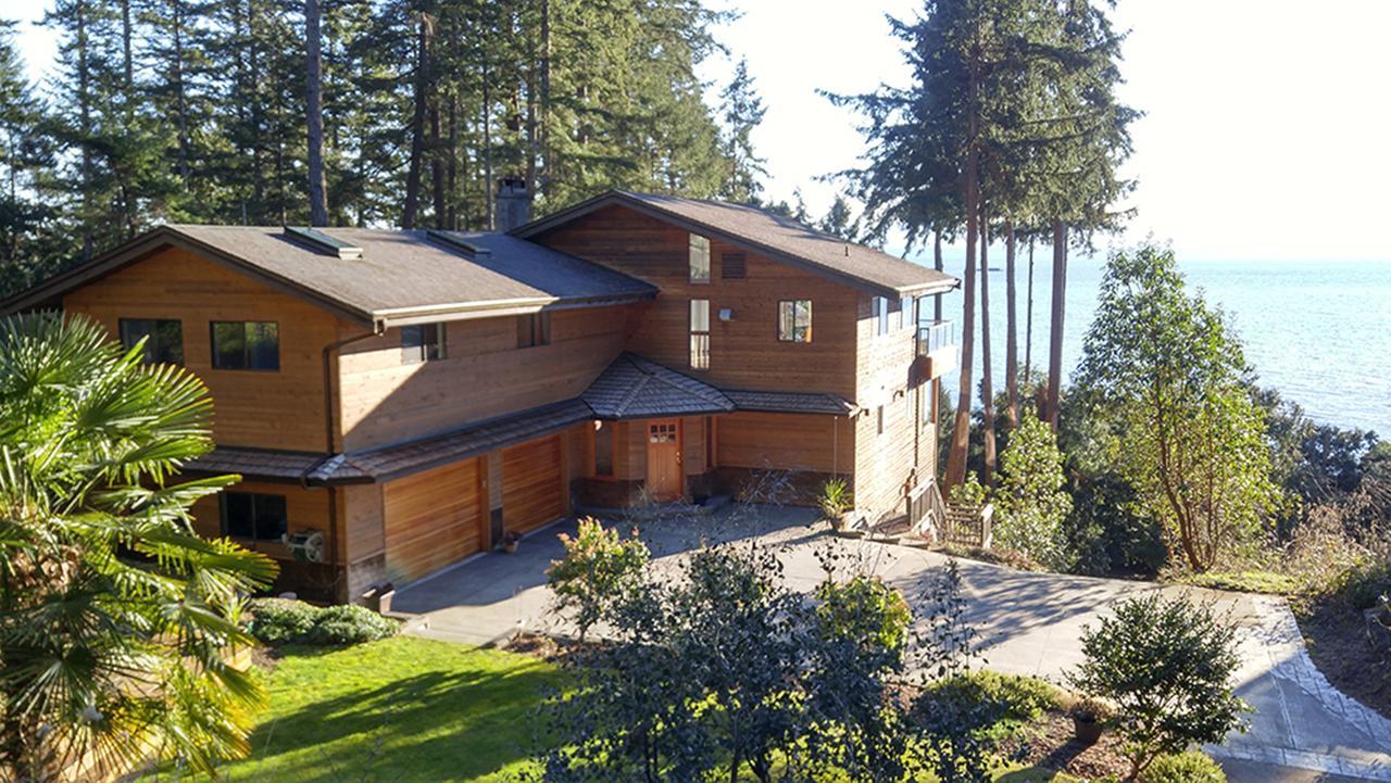 Sunshine Coast Treetop B&B Sechelt Exterior photo