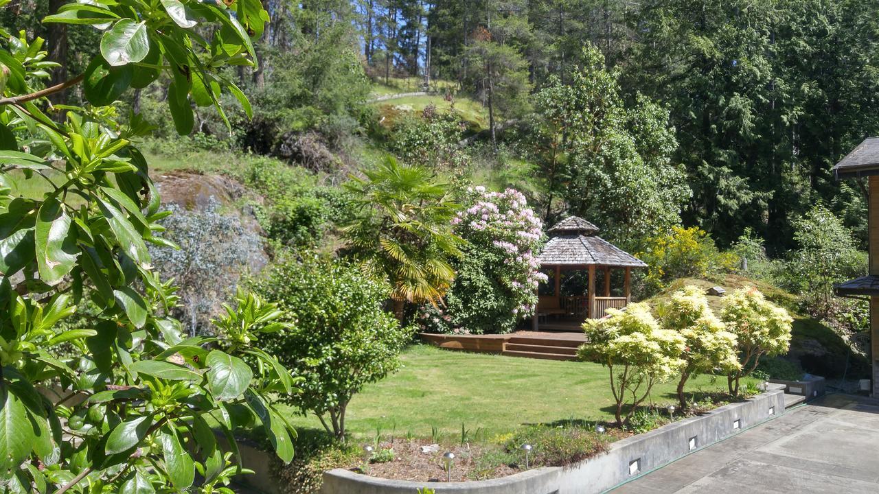 Sunshine Coast Treetop B&B Sechelt Exterior photo